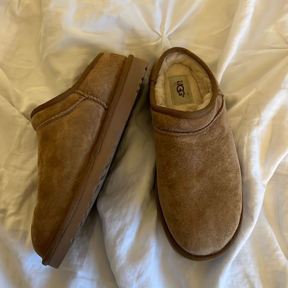 UGG Classic Chestnut Slipper